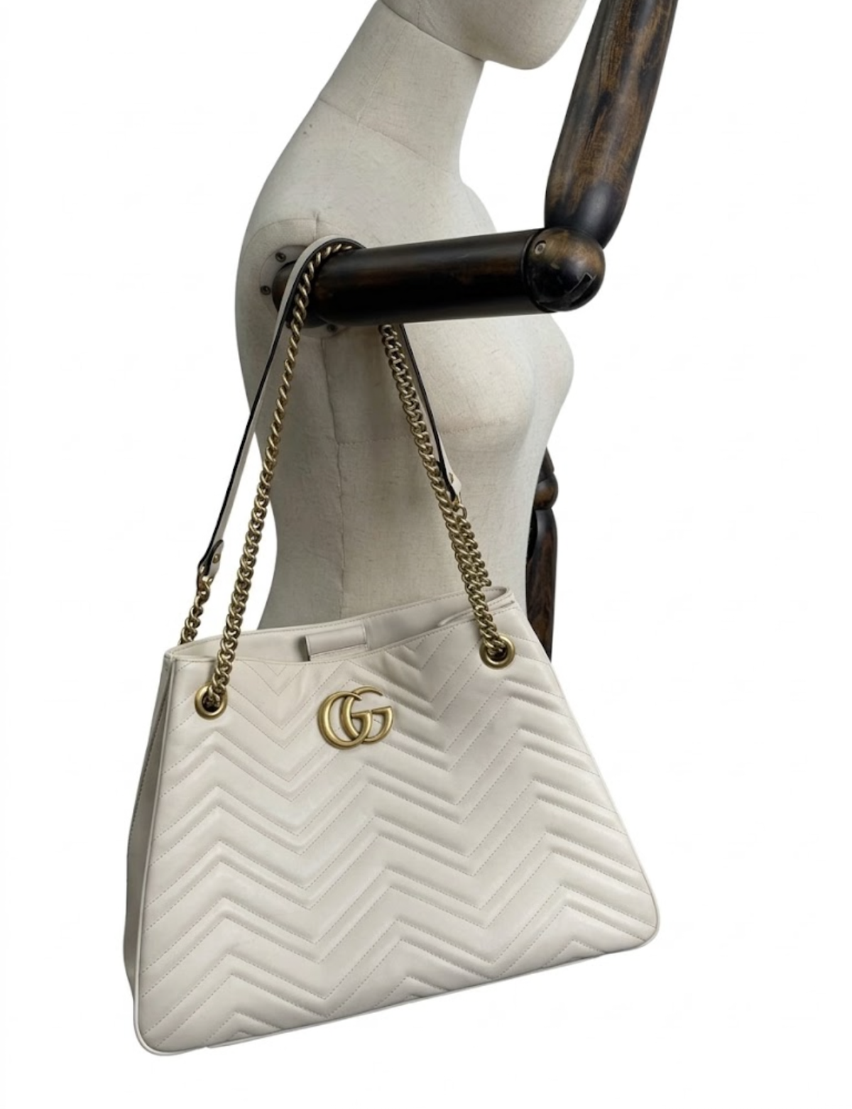 Gucci GG Marmont Chain Shoulder Bag in Beige Matelasse Leather YS18
