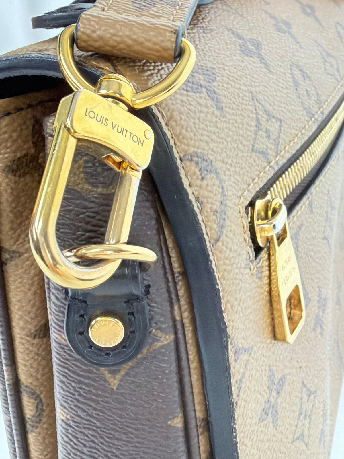 Louis Vuitton Pochette Metis MM Crossbody Bag Brown Reverse Monogram in Coated Canvas 2020 YC2