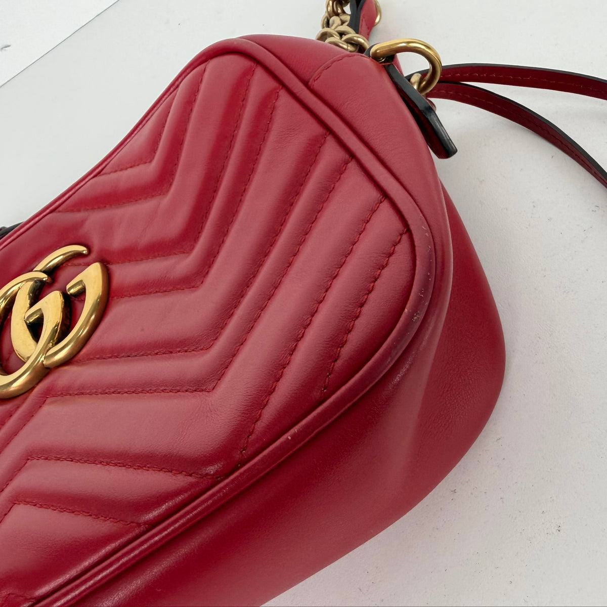 Gucci GG Marmont Small Shoulder Bag in Red Matelasse Leather YS22