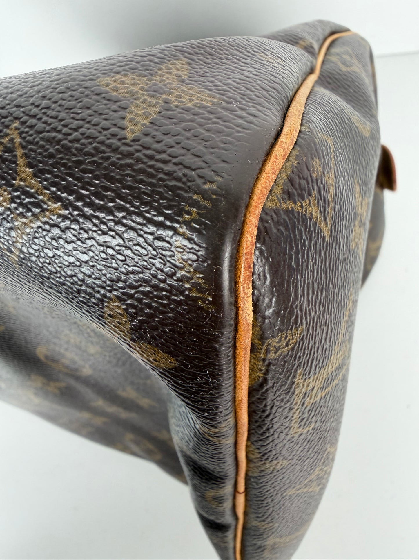 Louis Vuitton Speedy 30 Handbag Vintage in LV Monogram Coated Canvas 2006 YS
