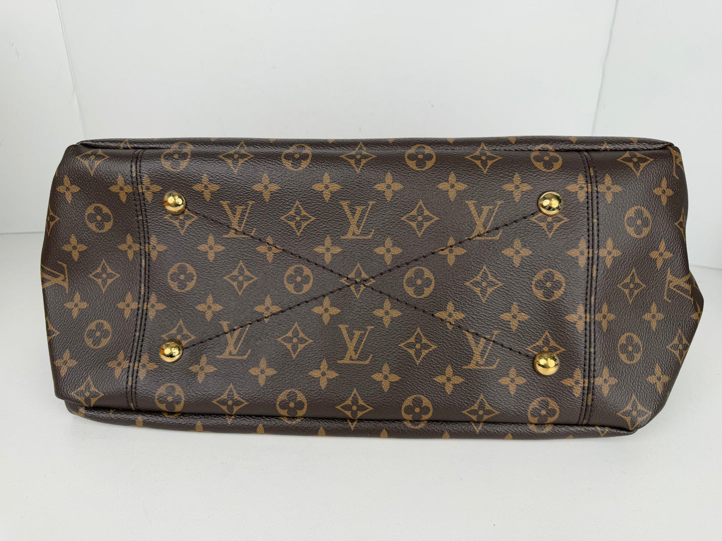 Louis Vuitton Artsy MM Handbag in Brown LV Monogram Coated Canvas YD-4