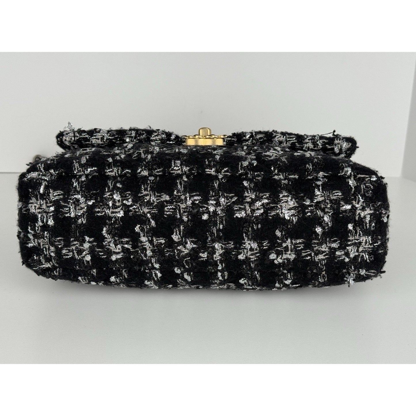 Chanel 19 Large Tweed Flap Women’s Shoulder Bag Black