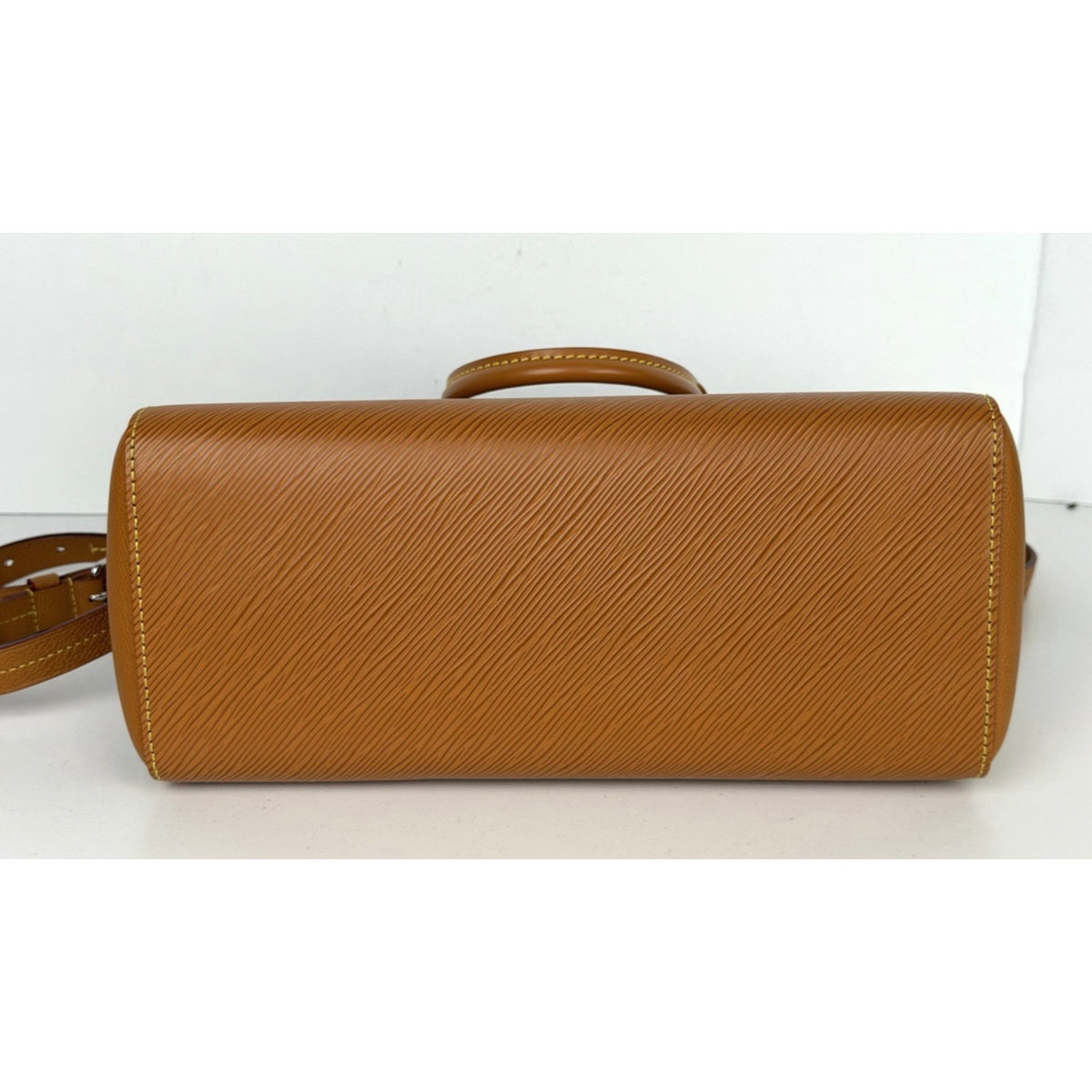Louis Vuitton Marelle MM Tote Shoulder Handbag in Honey-Gold Epi Leather NFC D4