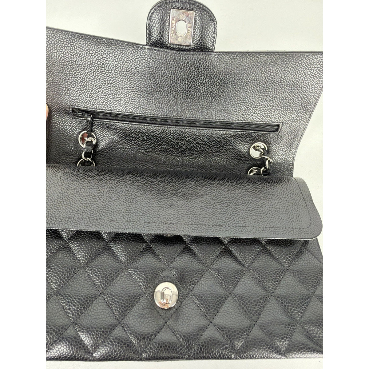 Chanel Classic Double Flap Shoulder Bag Medium in Black Caviar Leather 2012 D-04