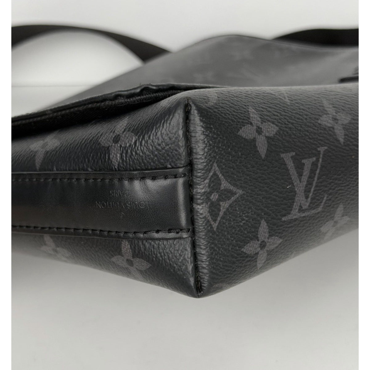 Louis Vuitton District PM Messenger Bag in Monogram Eclipse Canvas 2021 S11