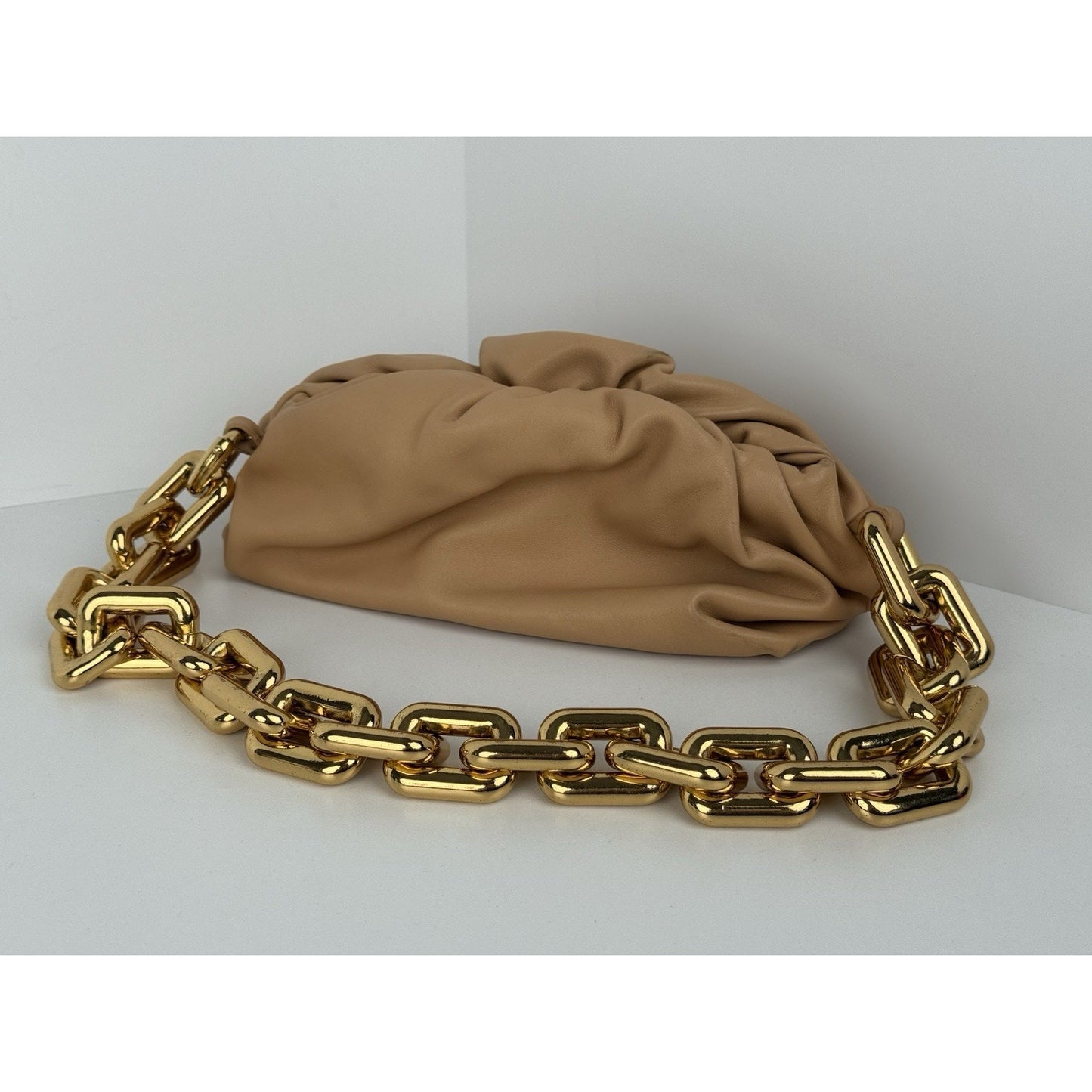 BOTTEGA VENETA The Chain Pouch Beige Leather Shoulder Bag