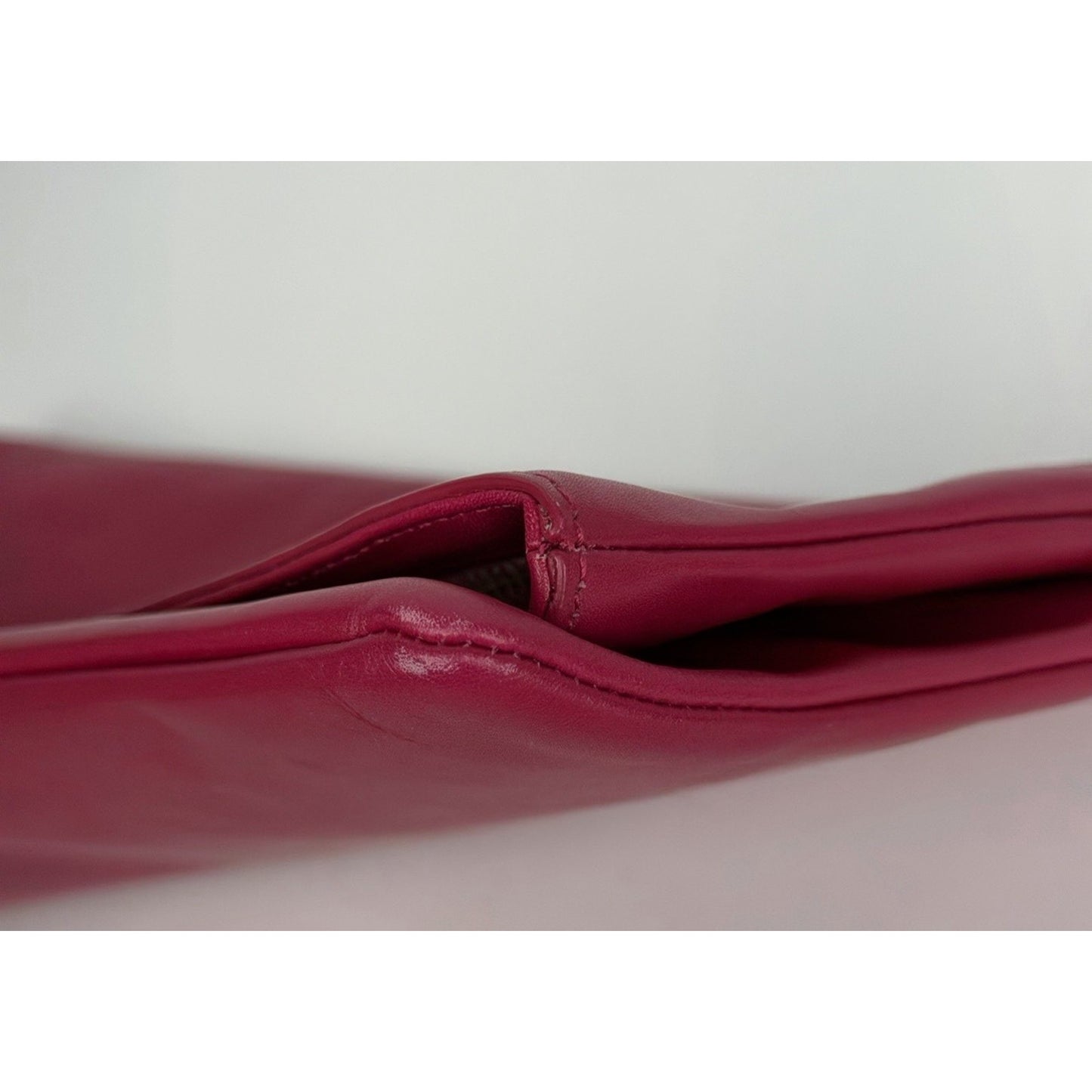 Saint Laurent Pouch Folding Flap Clutch Bag in Fuchsia Leather S13