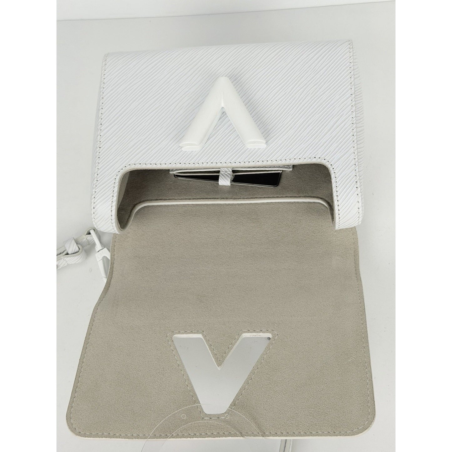 Louis Vuitton Twist PM Shoulder Bag in White Epi Leather 2020 D3