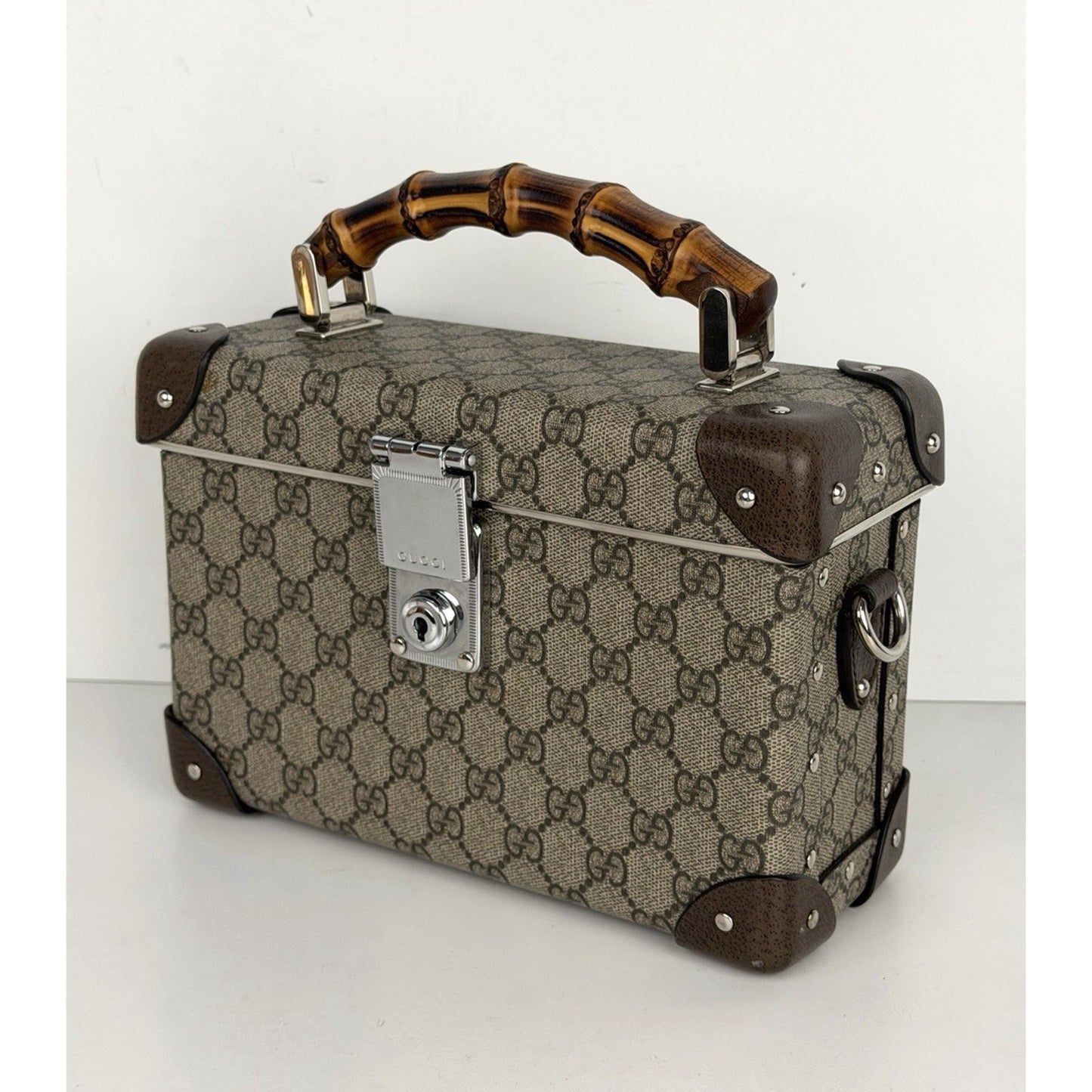 Gucci x Globe-Trotter Beauty Case Bag Brown GG Supreme Canvas Bamboo Handle B-6
