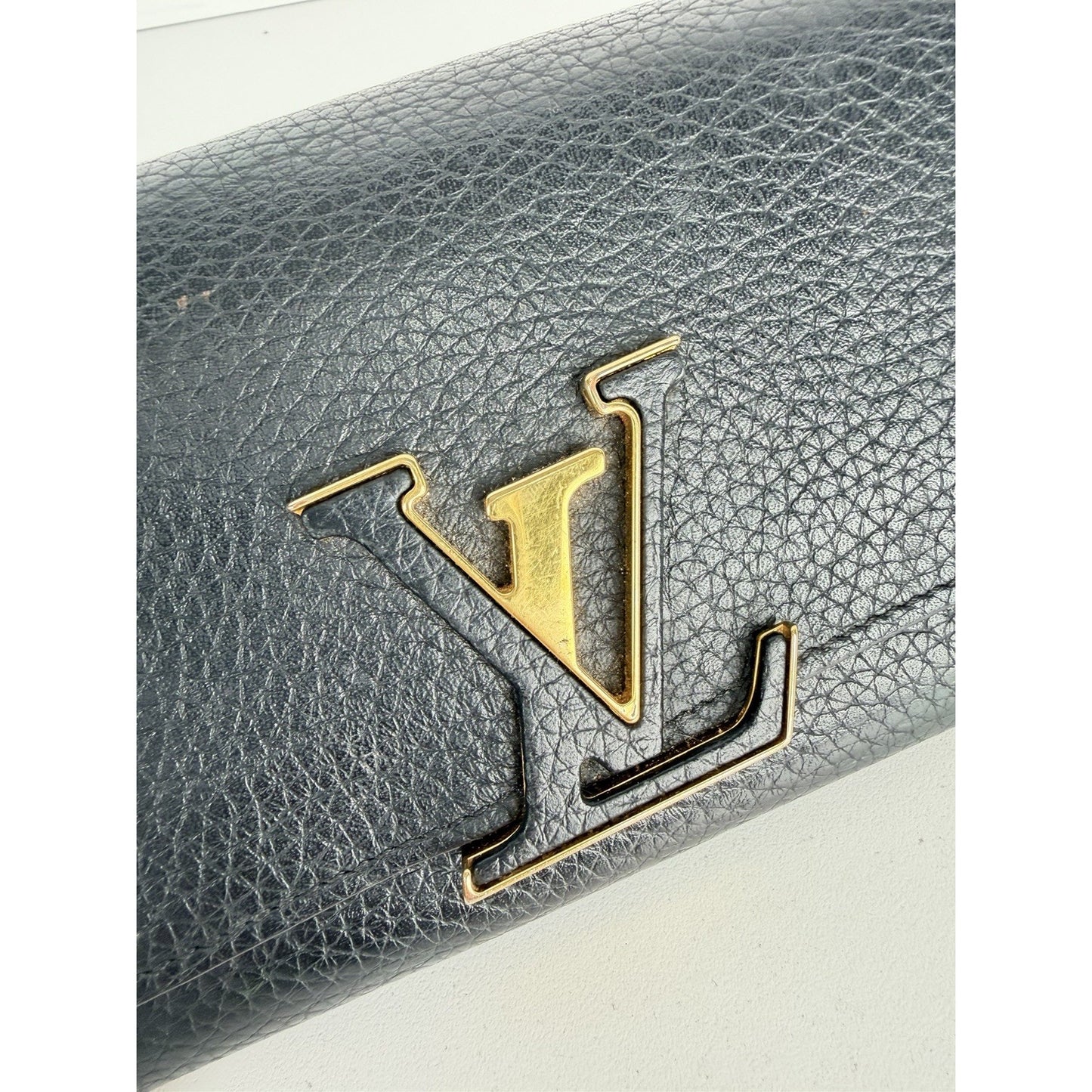 Louis Vuitton Capucines Wallet in Black Taurillon Leather 2019