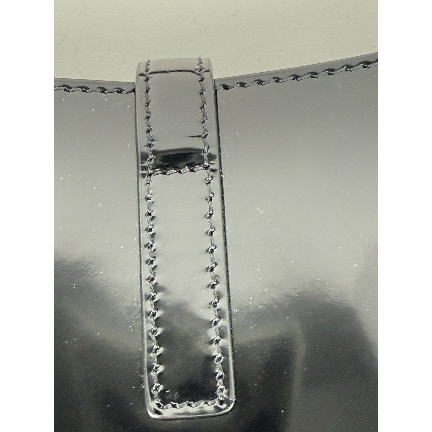 Saint Laurent Le 5 A 7 Shiny Leather Hobo Bag in Black