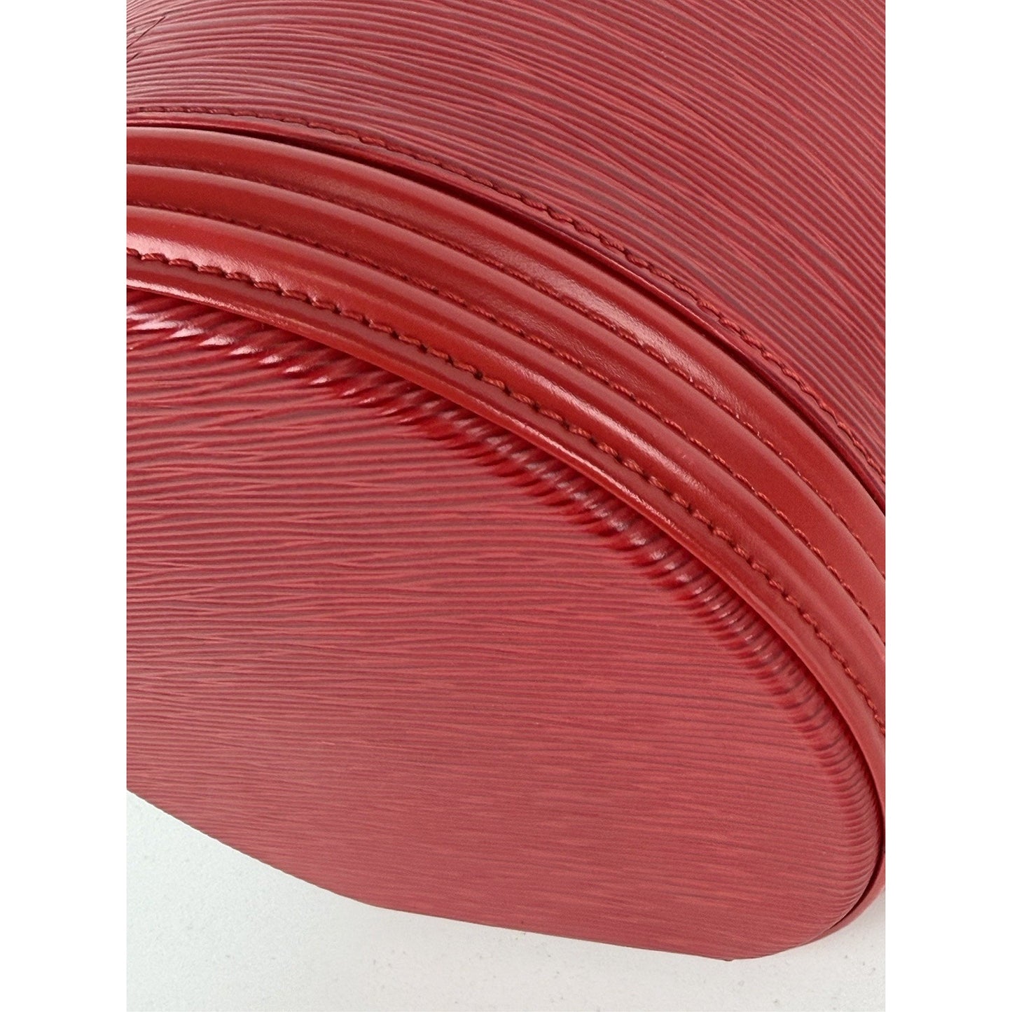 Louis Vuitton Cannes Vanity Bag Vintage in Vibrant Red Epi Leather 1995 S