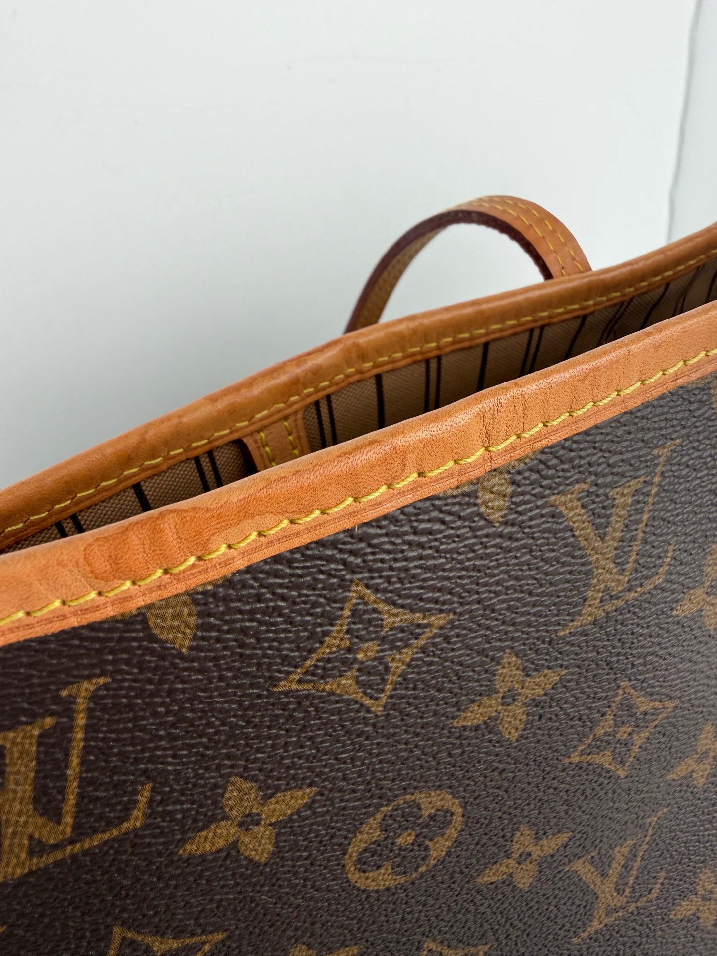 Louis Vuitton Monogram Neverfull MM Tote Bag in LV Monogram Canvas NFC S