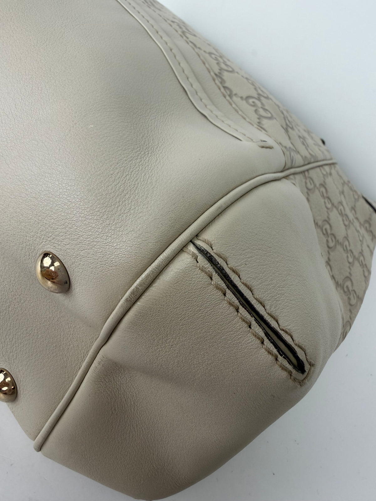 Gucci Mayfair Tote Bag in Off-White Guccissima Monogram Leather YU-3