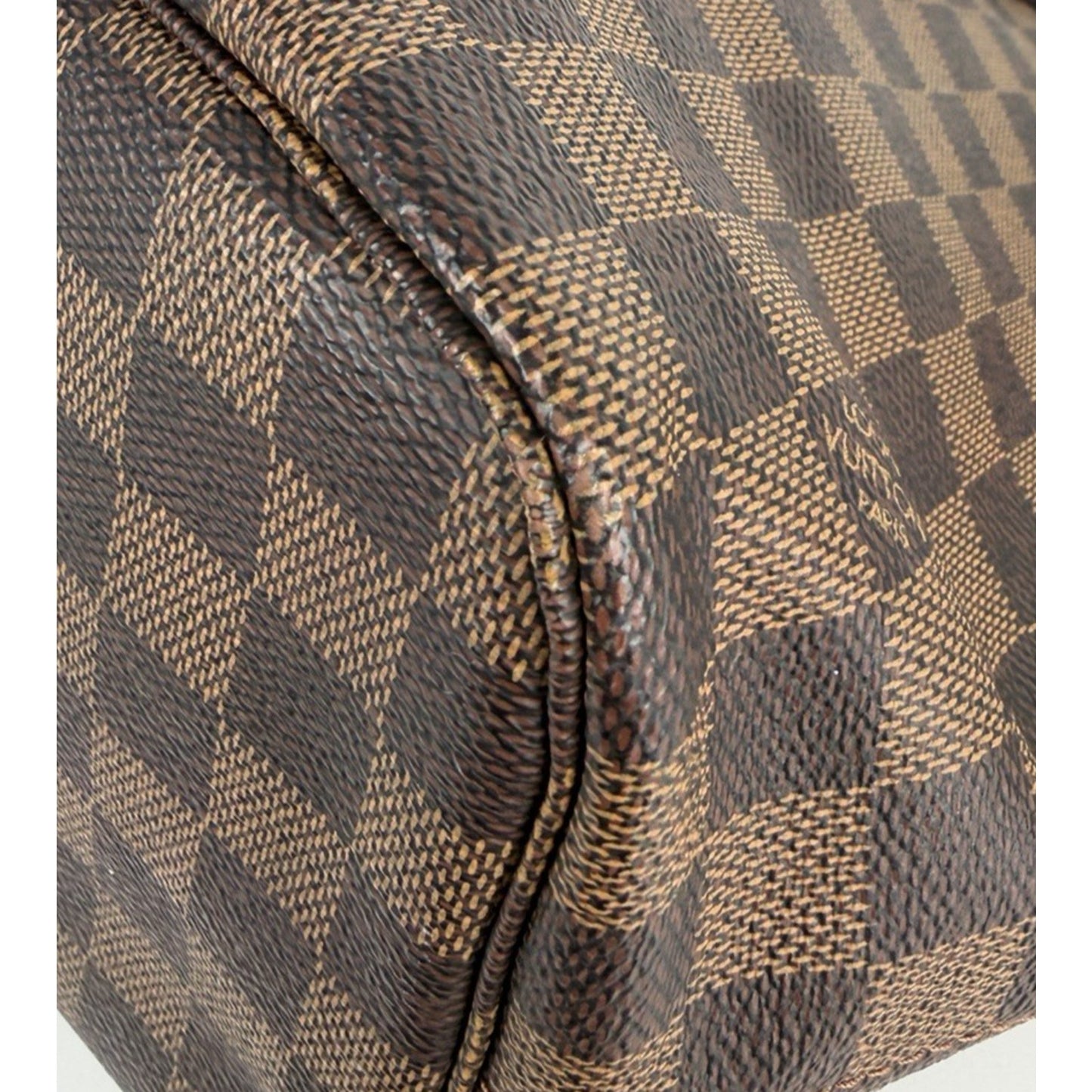 Louis Vuitton Neverfull MM Tote Bag in Damier Ebene Coated Canvas 2020 S18