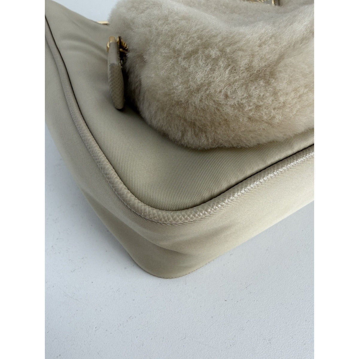 Prada Re-Edition 2005 Chain Shoulder Bag in Beige Nylon with Real Fur Accents E3