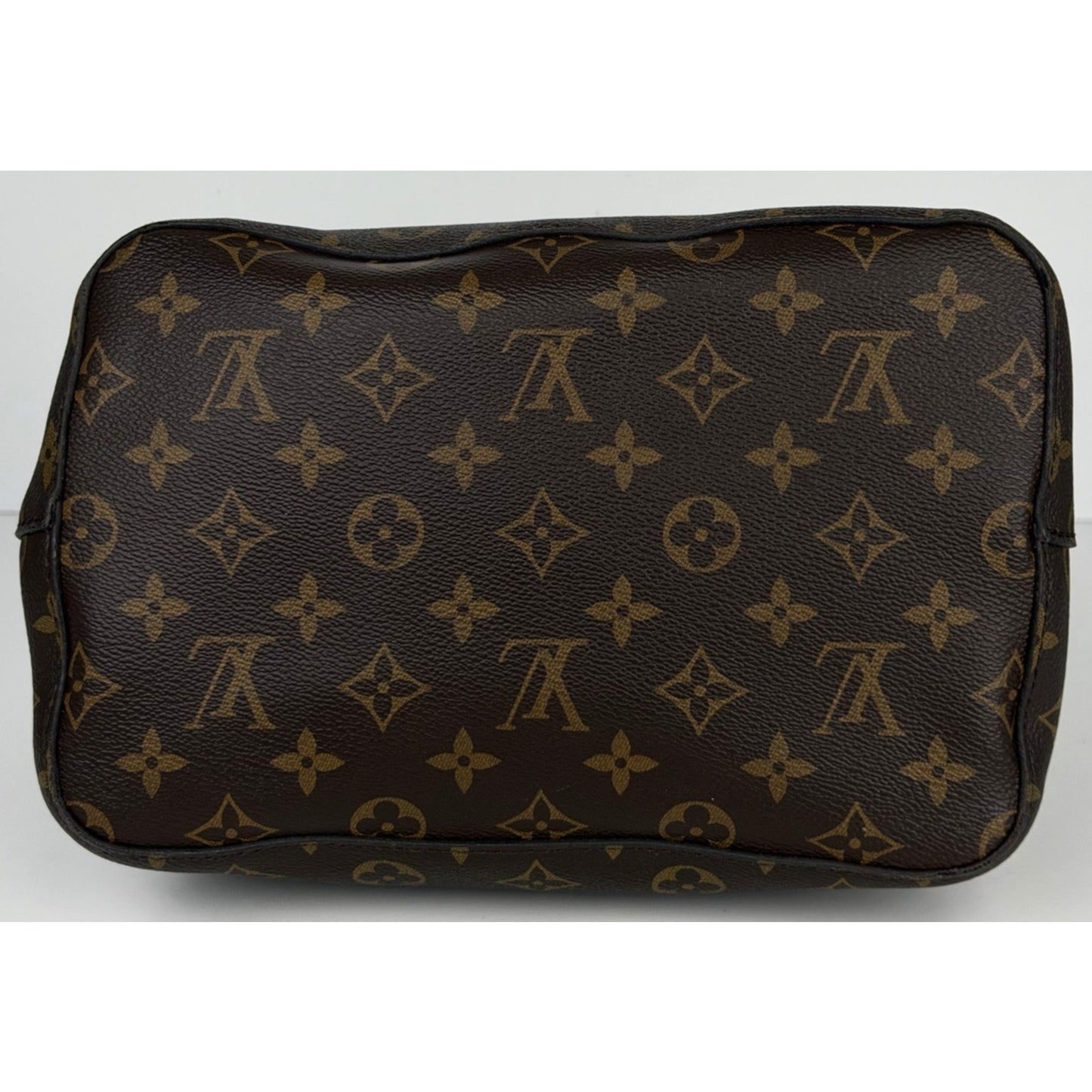 Louis Vuitton NeoNoe MM Bucket Bag in Monogram Coated Canvas 2017 L-4