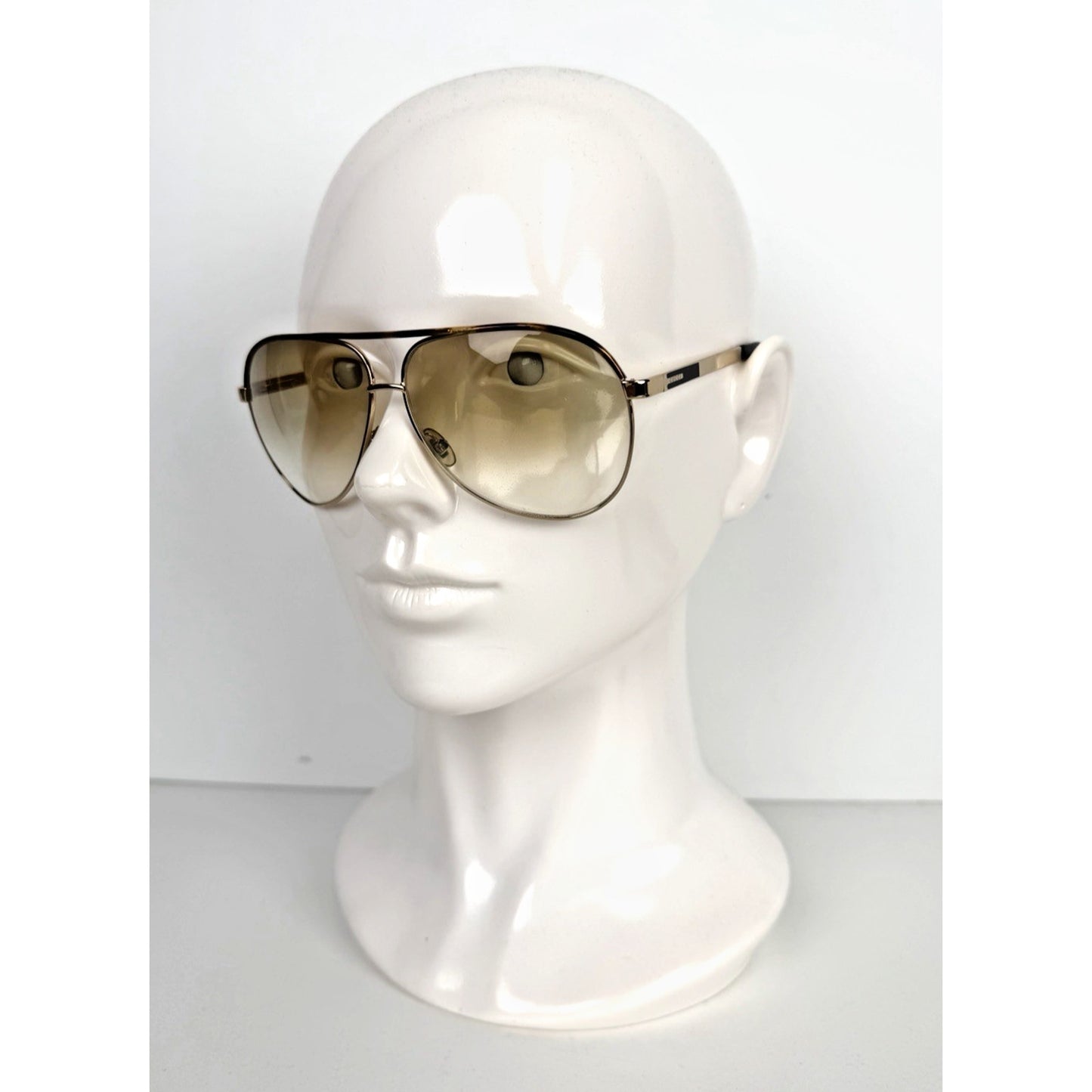 Gucci Aviator Sunglasses in Gold Frame with Brown Gradient Lenses Unisex O1