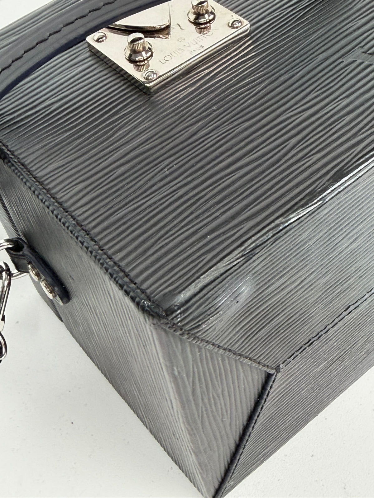Louis Vuitton Bleecker Box in Black Epi Leather 2019 YS22