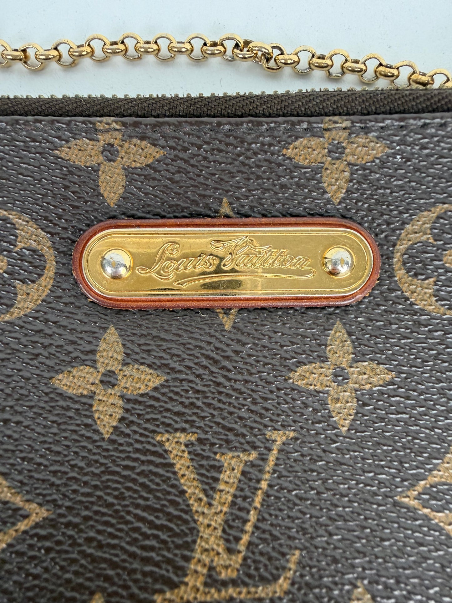 Louis Vuitton Monogram Pochette Milla Bag MM in Brown LV Monogram Canvas 2011 S-10