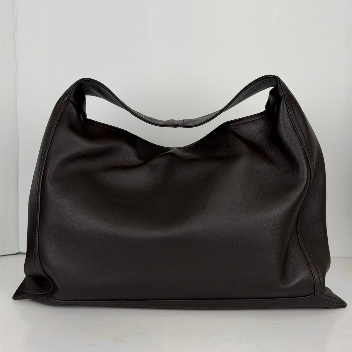 Bottega Veneta Large Hop Bag in Dark Brown Calfskin Leather YF1