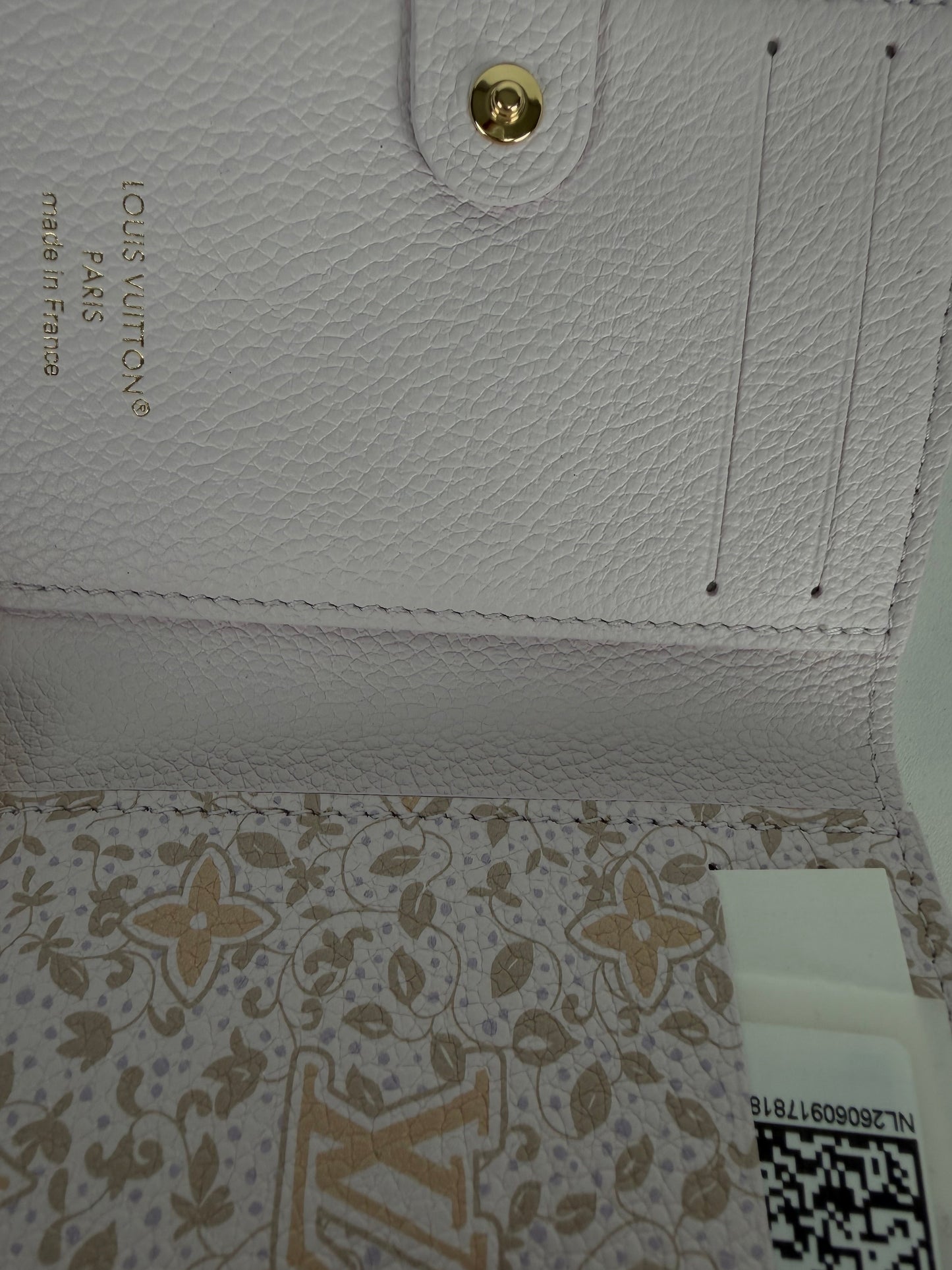 Louis Vuitton Lisa Wallet NFC