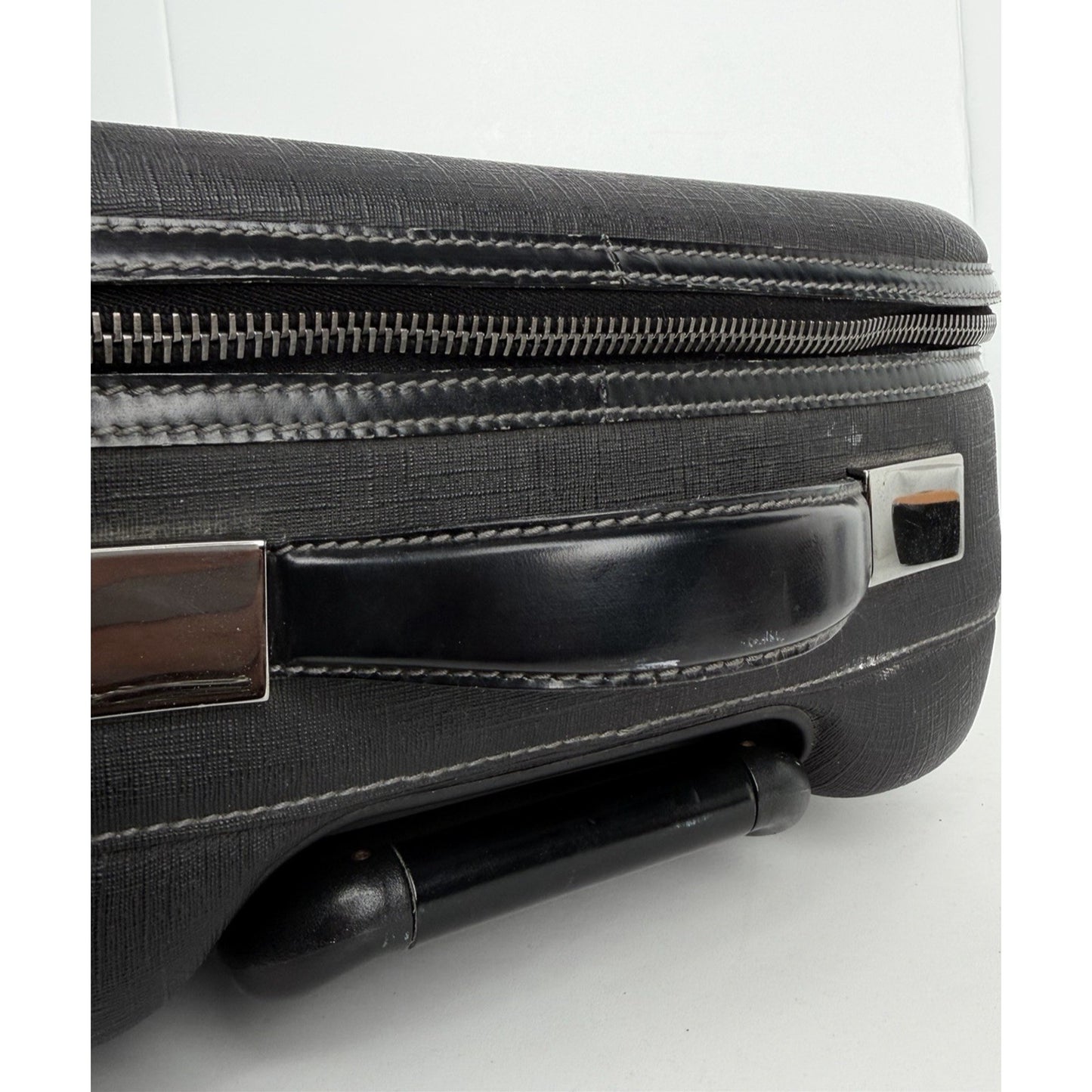 Gucci Interlocking G Hard Shell Rolling Carry-On Suitcase in Black