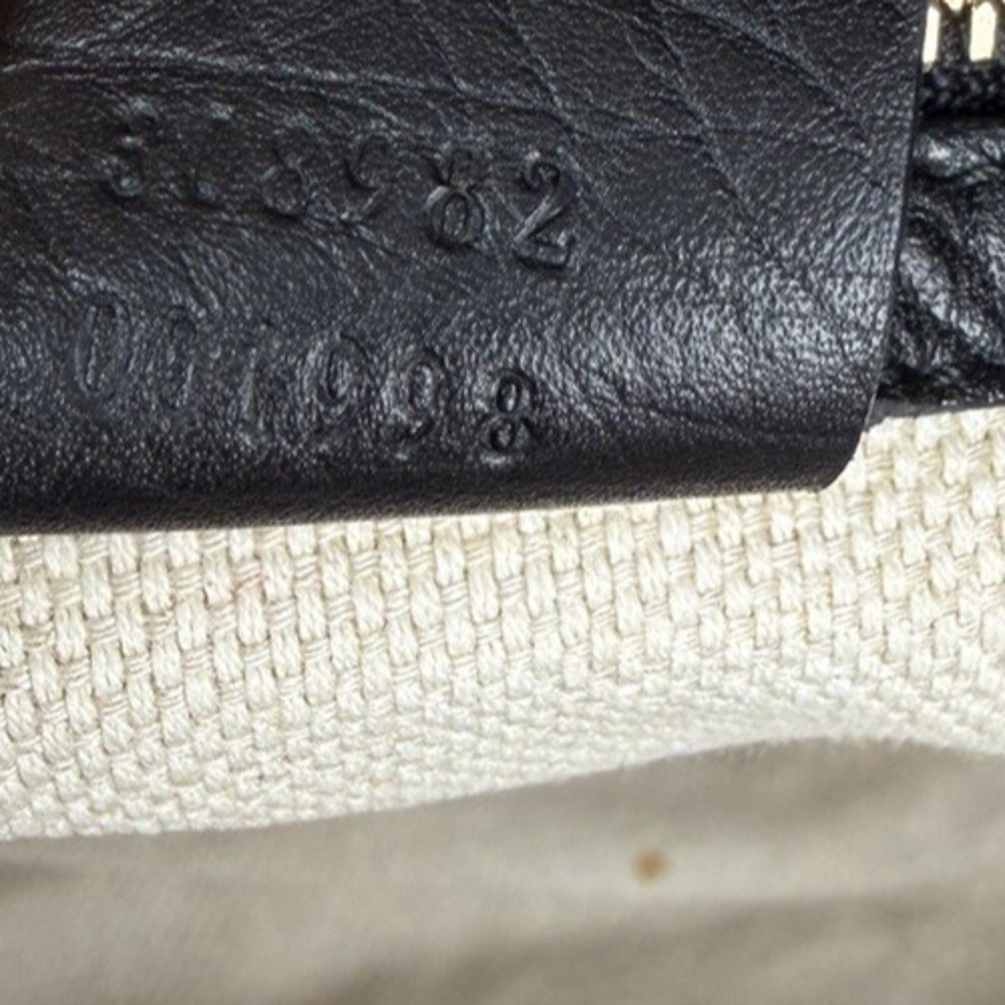 Gucci Soho Chain Shoulder Medium Bag in Black Pebbled Leather with Tassel S-06