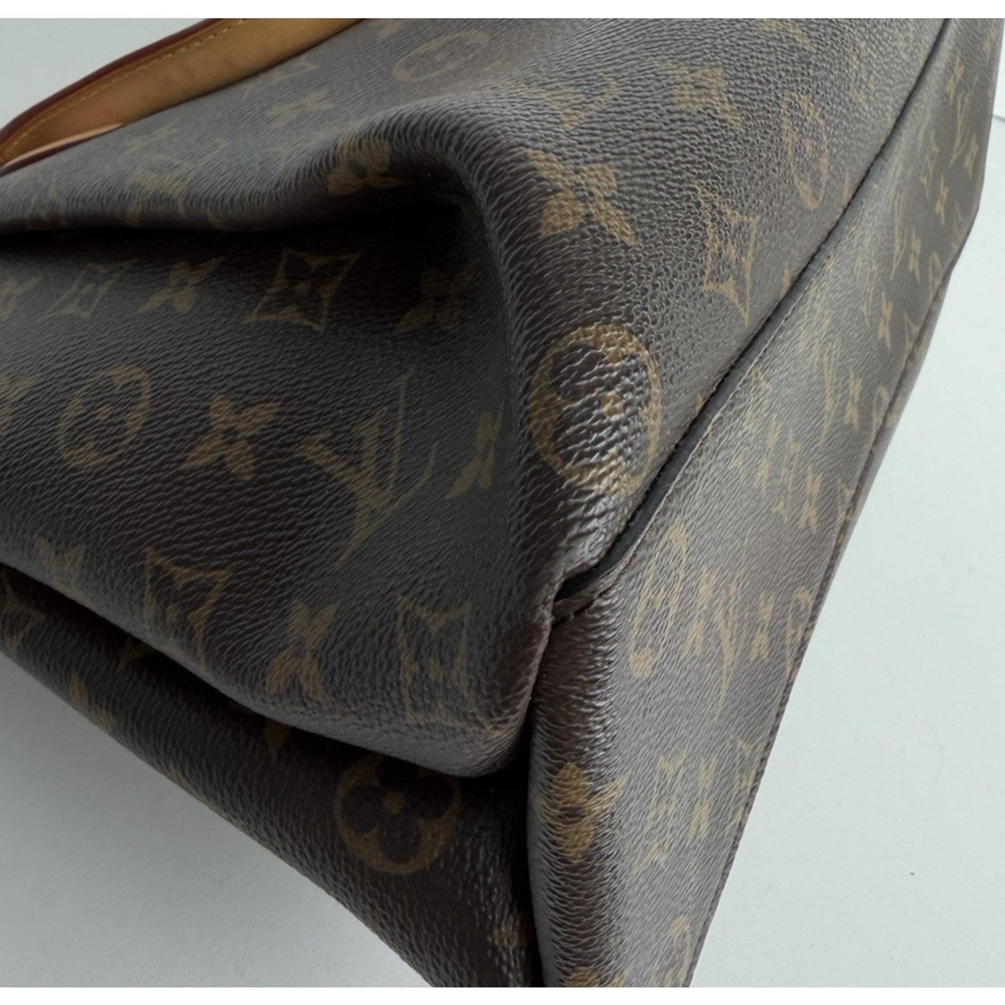Louis Vuitton Rivoli MM Handbag in Brown Monogram Coated Canvas 2019 D6