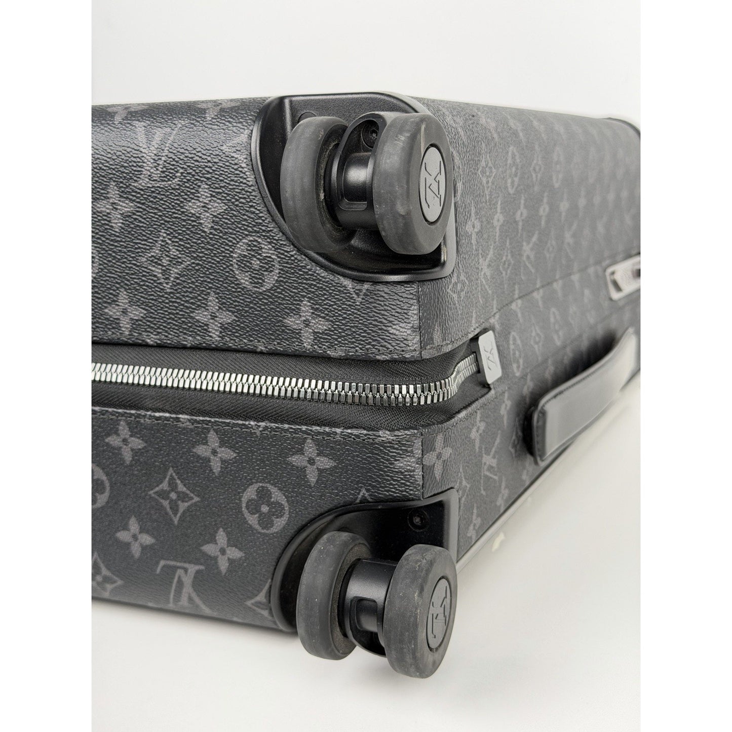 Louis Vuitton Horizon 50 Suitcase in Monogram Eclipse Canvas Microchipped