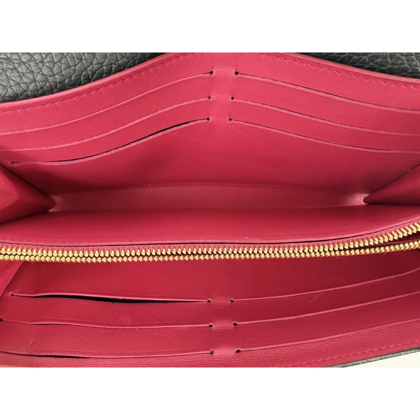 Louis Vuitton Capucines Wallet in Black Taurillon Leather 2019