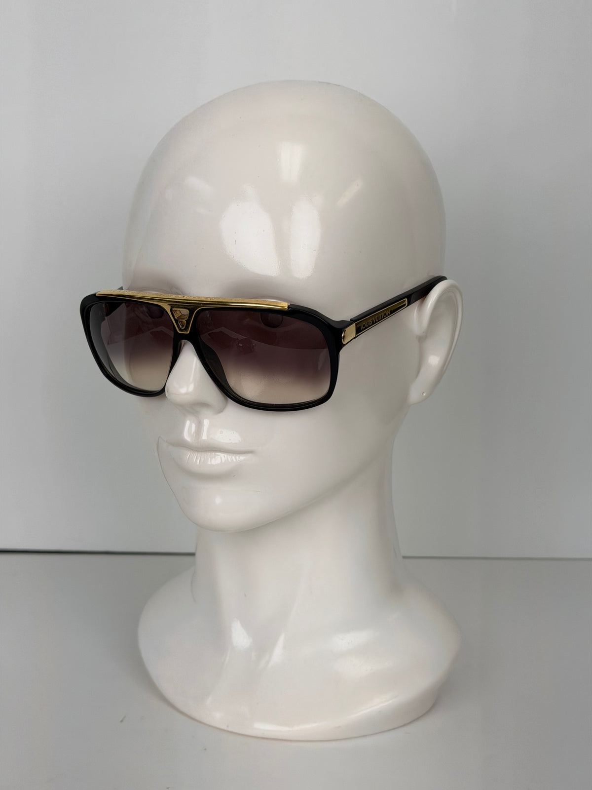 Louis Vuitton Evidence Millionaire Sunglasses in Black Frame with Gray Ombre Lenses YK-1