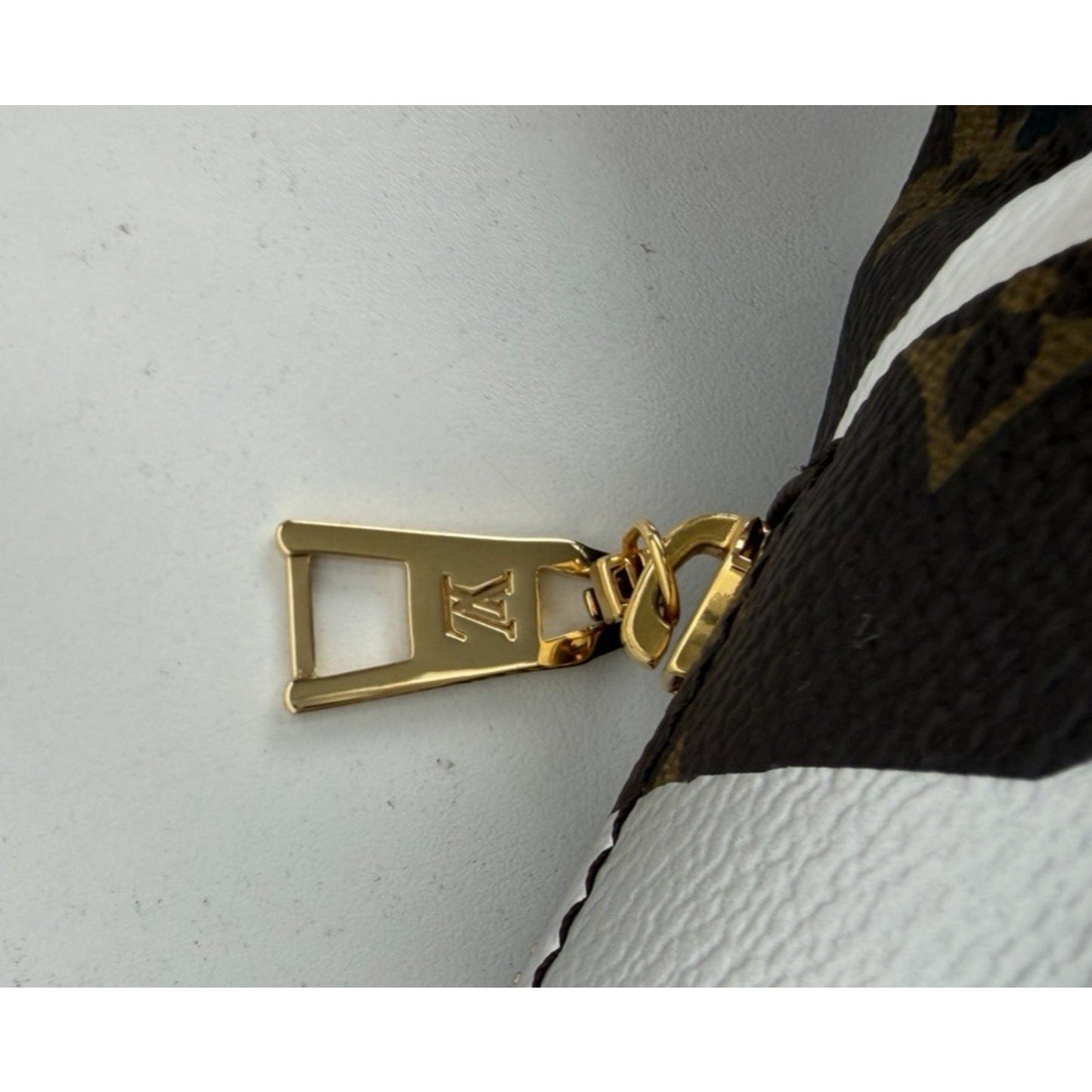 Louis Vuitton x League of Legends Bumbag Monogram Blue&Silver Camouflage 2020 C8