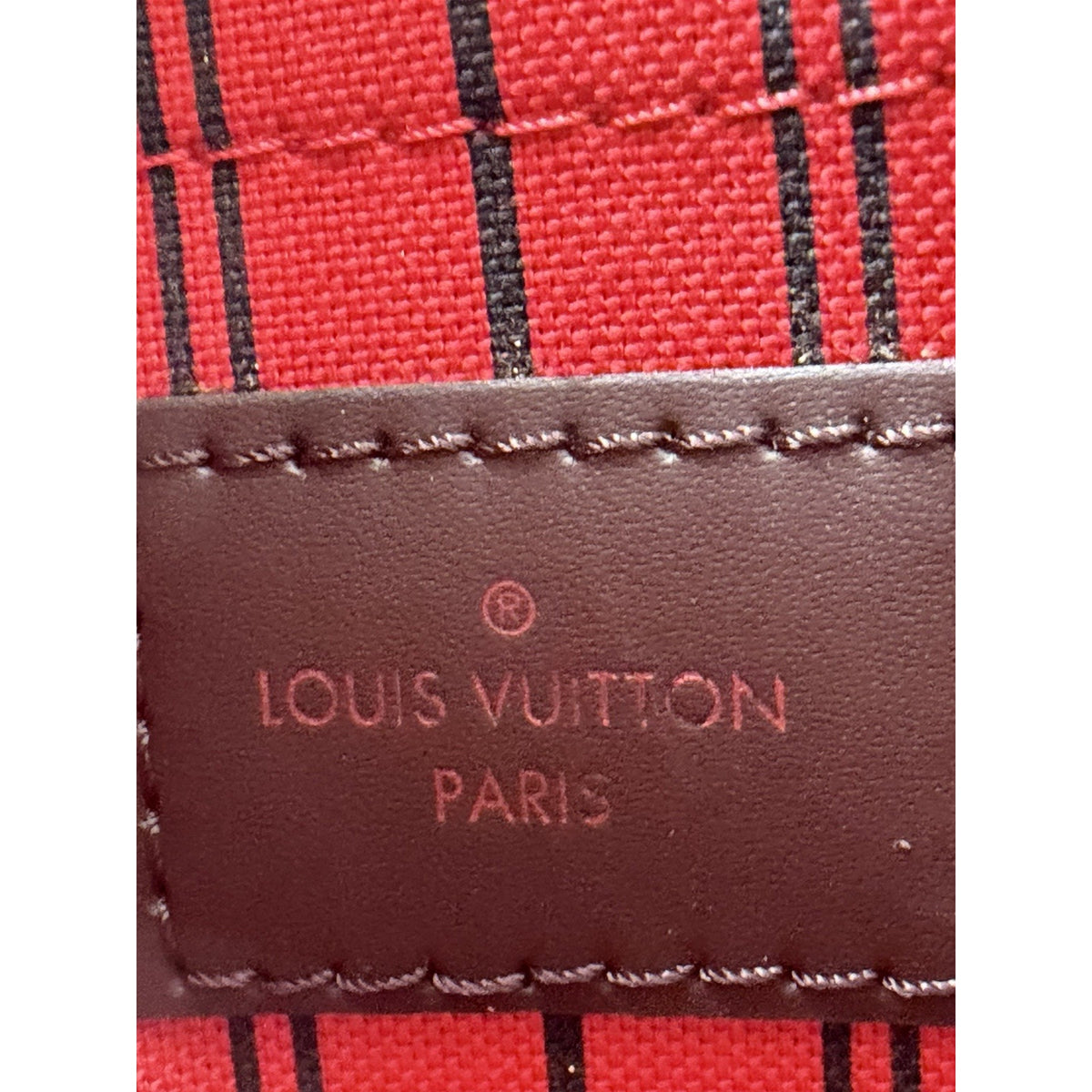 Louis Vuitton Neverful MM Pouch in Damier Ebene Brown Coated Canvas