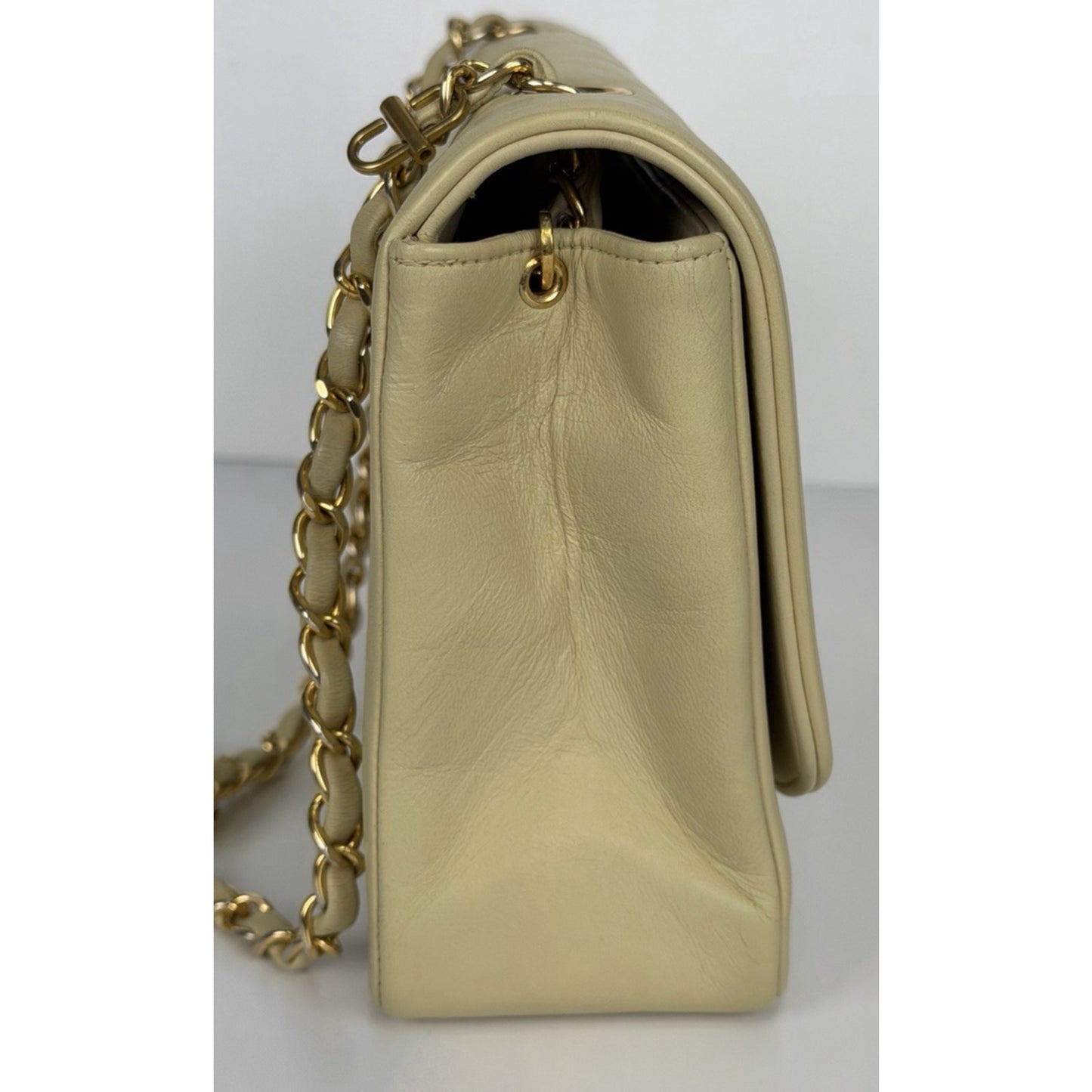 Chanel Vintage Medium Diana Flap Bag in Light Beige Lambskin Leather C6