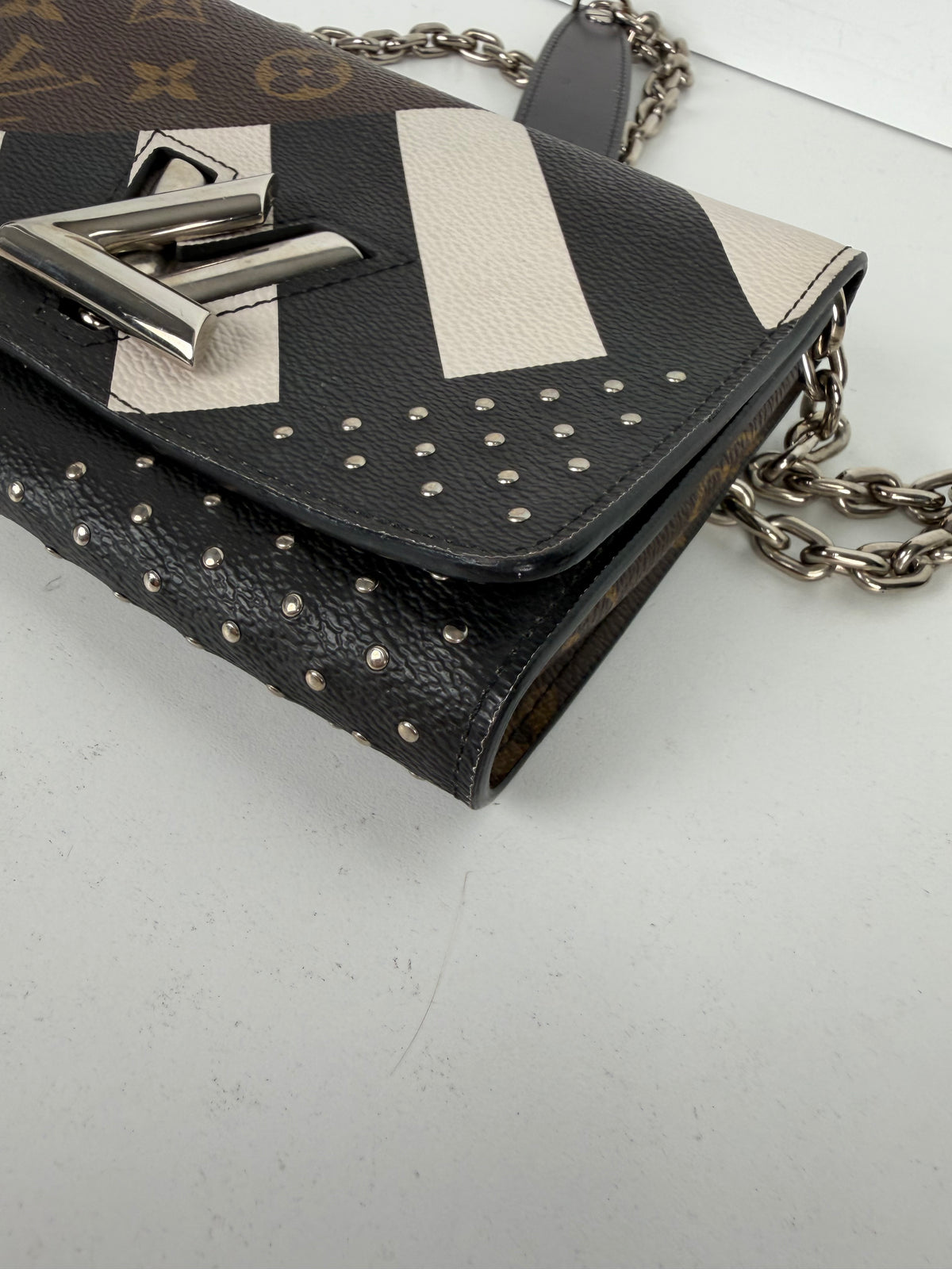 Louis Vuitton Limited Edition Monogram Twist Chain Wallet Bag in Coated Canvas 2016 S08