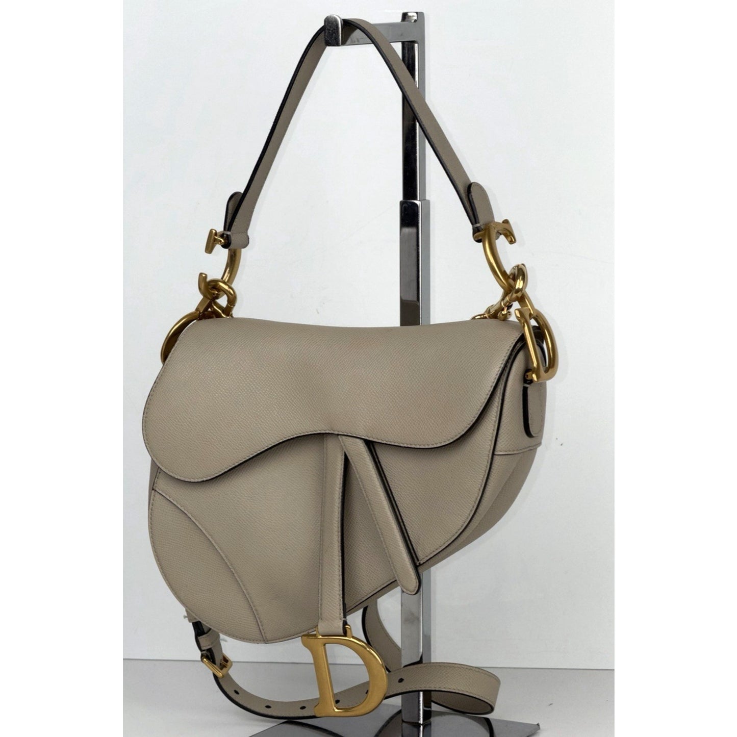 Christian Dior Saddle Medium Bag in Warm Taupe Grained Calfskin Leather 2023 E-3