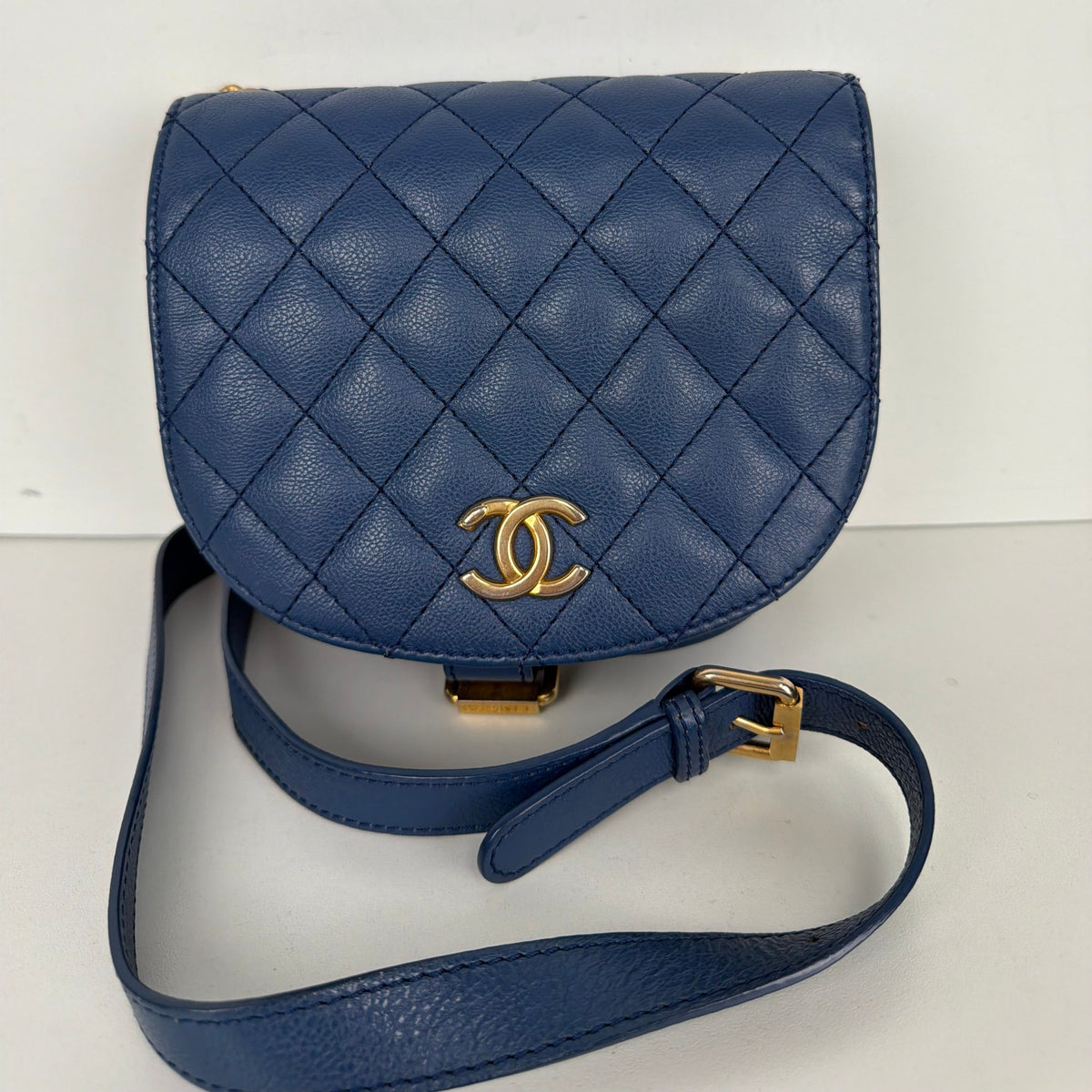 Chanel Casual Trip Small Crossbody Bag in Blue Quilted Calfskin Leather 2018-2019