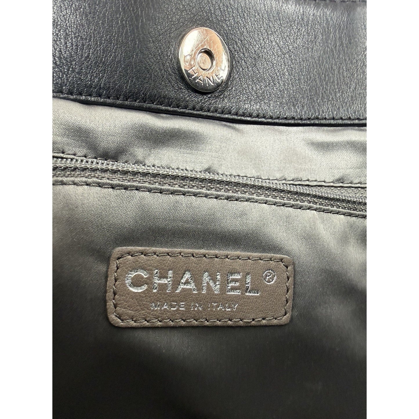 Chanel Modern East West Tote Bag Black Leather Rhodoid Chain 2006-2008 D-8