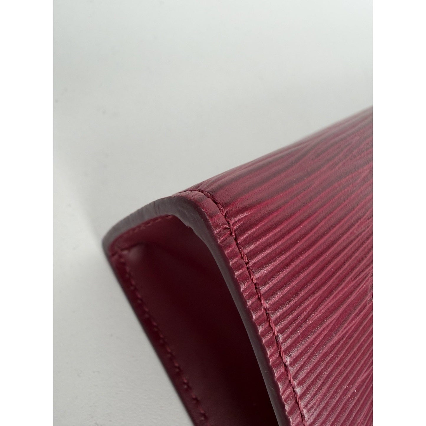 Louis Vuitton Toiletry Pouch 26 Fuchsia Leather & Silver-tone Zipper 2018 K1