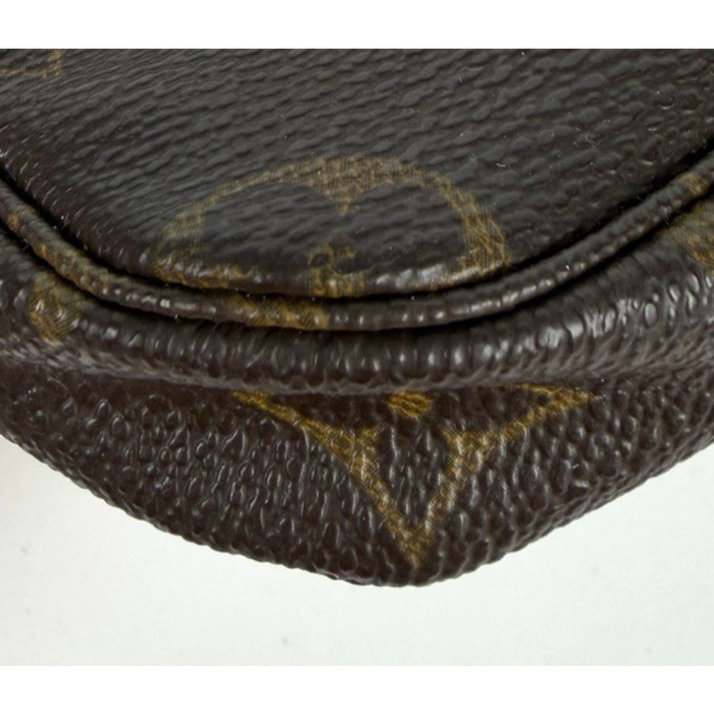 Louis Vuitton Mini Pochette Accessoires Bag in Coated Canvas Vintage 2004 S-05