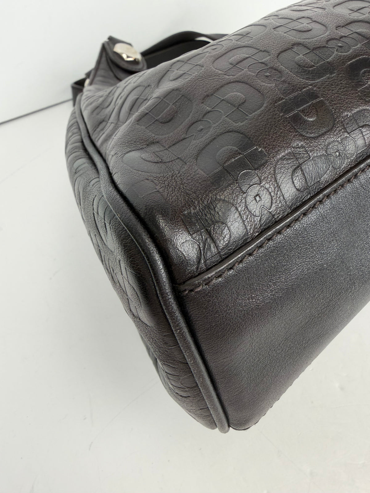Gucci Abbey Medium Tote Bag in Brown Horsebit Embossed Calfskin YS26