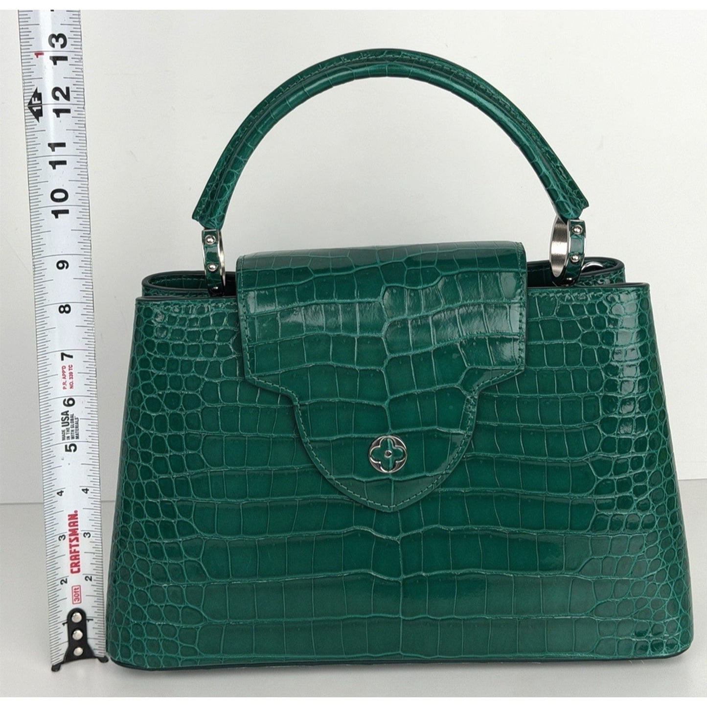 Louis Vuitton Capucines Green MM Bag in Alligator Leather Microchipped E3