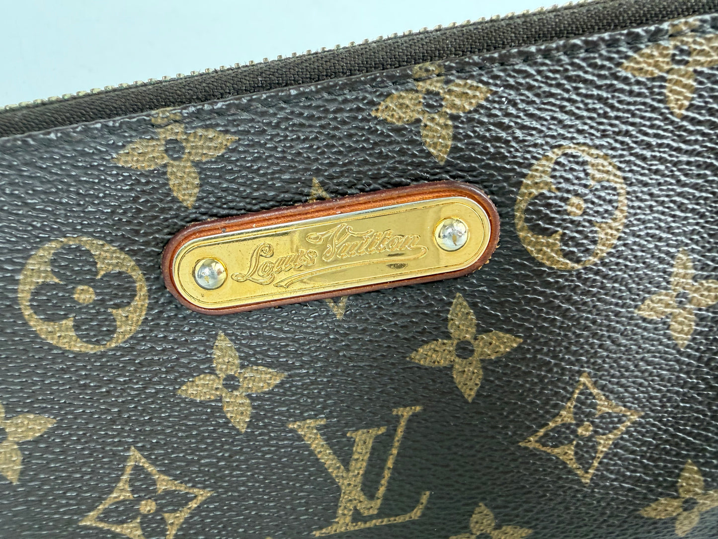 Louis Vuitton Monogram Pochette Milla Bag MM in Brown LV Monogram Canvas 2011 S-10