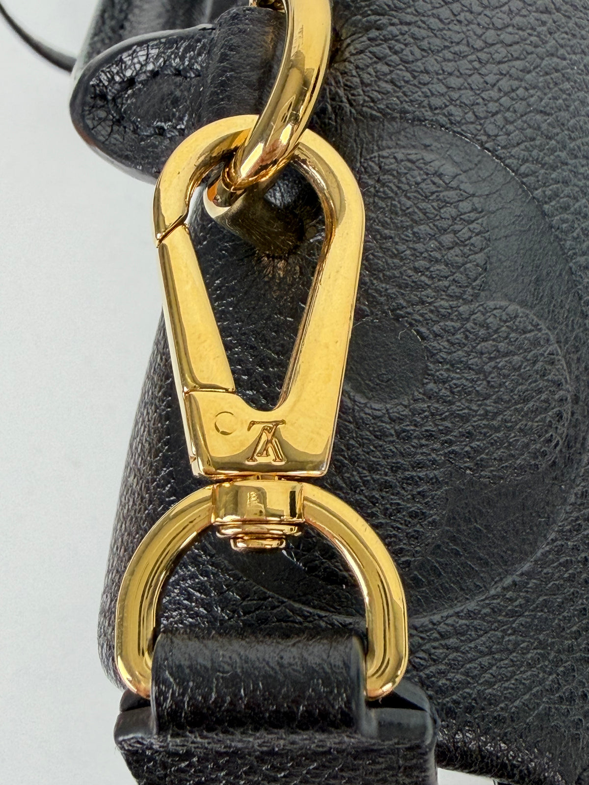 Louis Vuitton Madeleine MM Handbag LV Monogram in Black Empreinte Leather NFC YS2