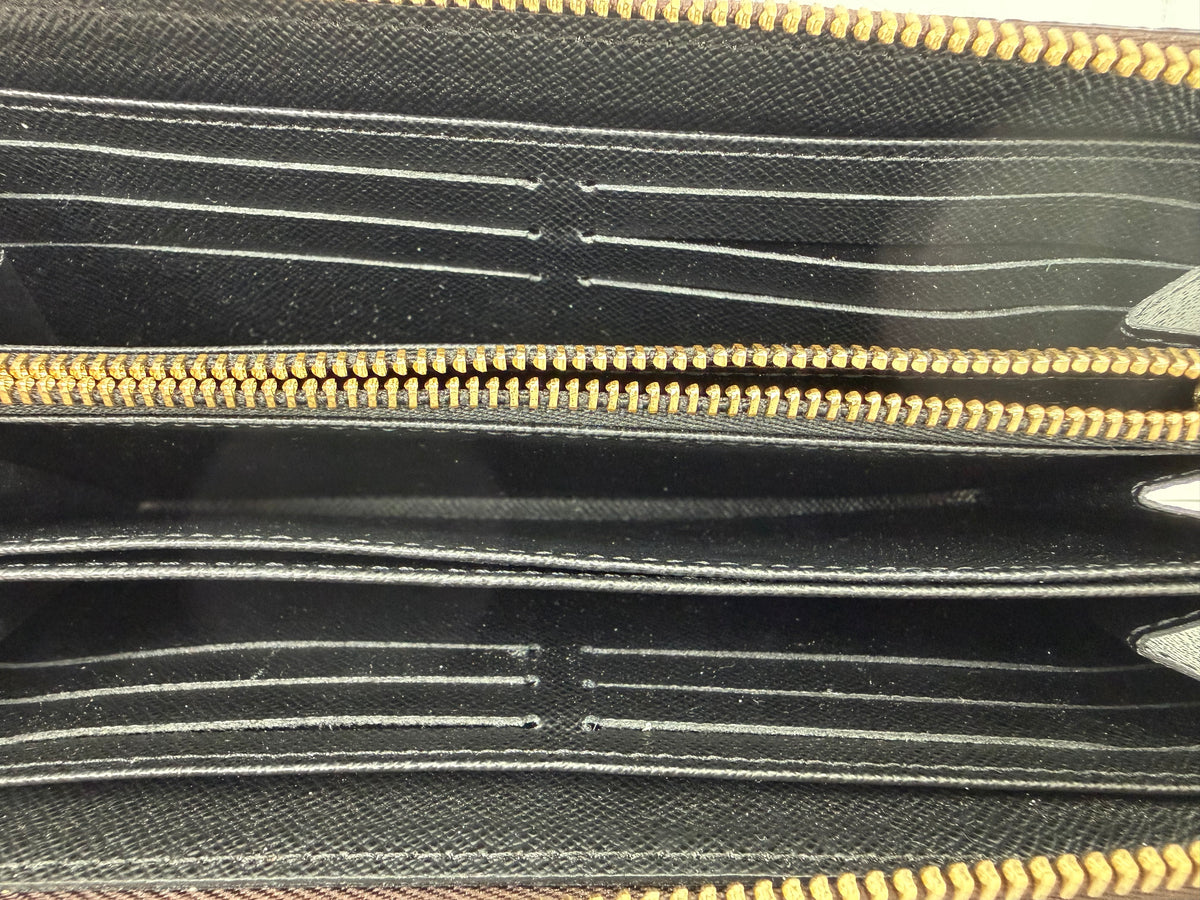 Louis Vuitton Monogram Giant Reverse Zippy Wallet in Brown Coated Canvas Y