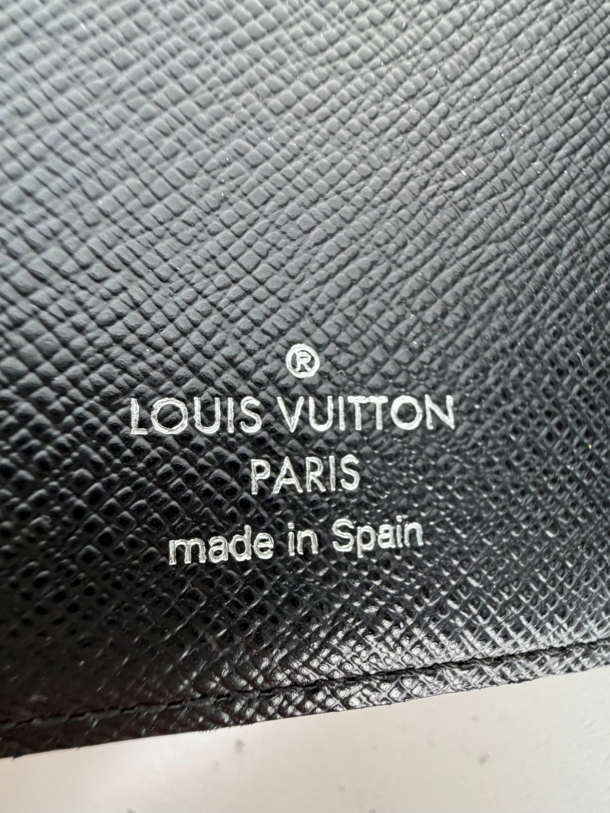 Louis Vuitton Damier Graphite Brazza Wallet in Coated Canvas 2014 K-1