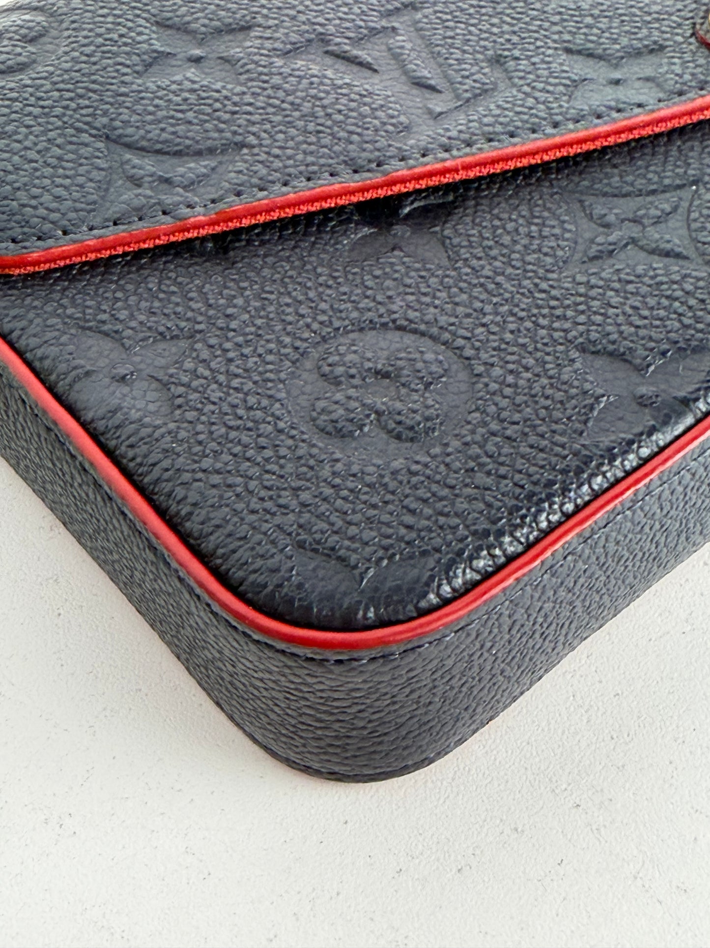 Louis Vuitton Pochette Felicie Crossbody Bag in Blue Monogram Empreinte Leather 2020 YS-08