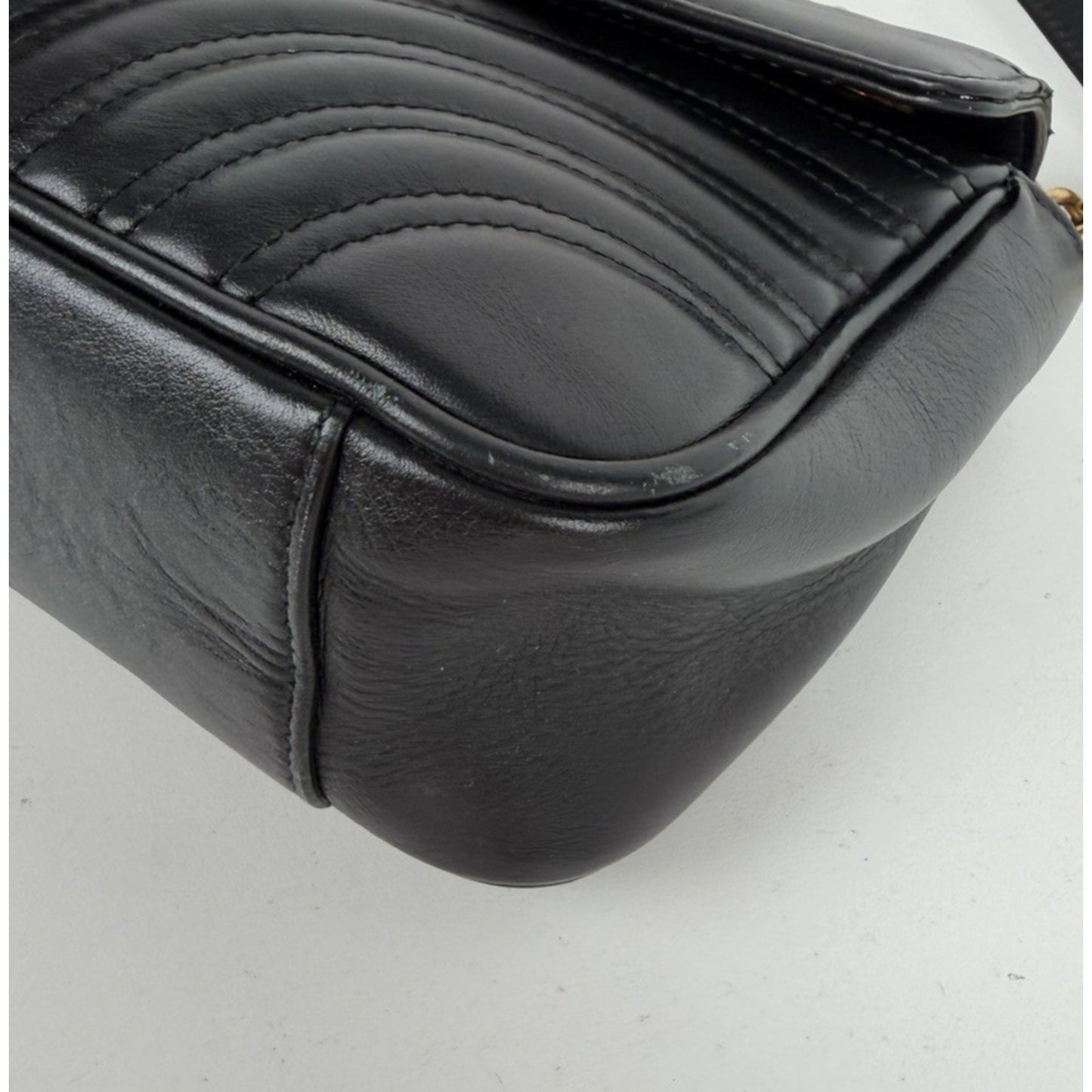 Gucci GG Marmont Matelasse Shoulder Small Bag in Black Quilted Leather S-07