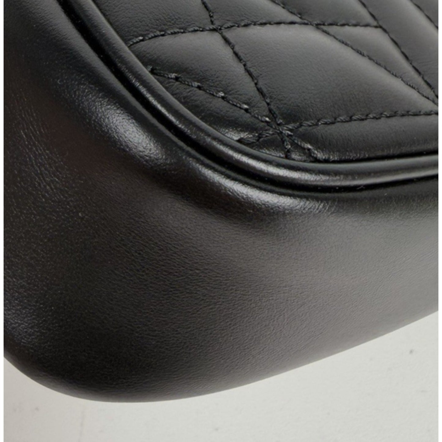 Gucci GG Marmont Mini Camera Crossbody Bag in Black Matelasse Leather S-14